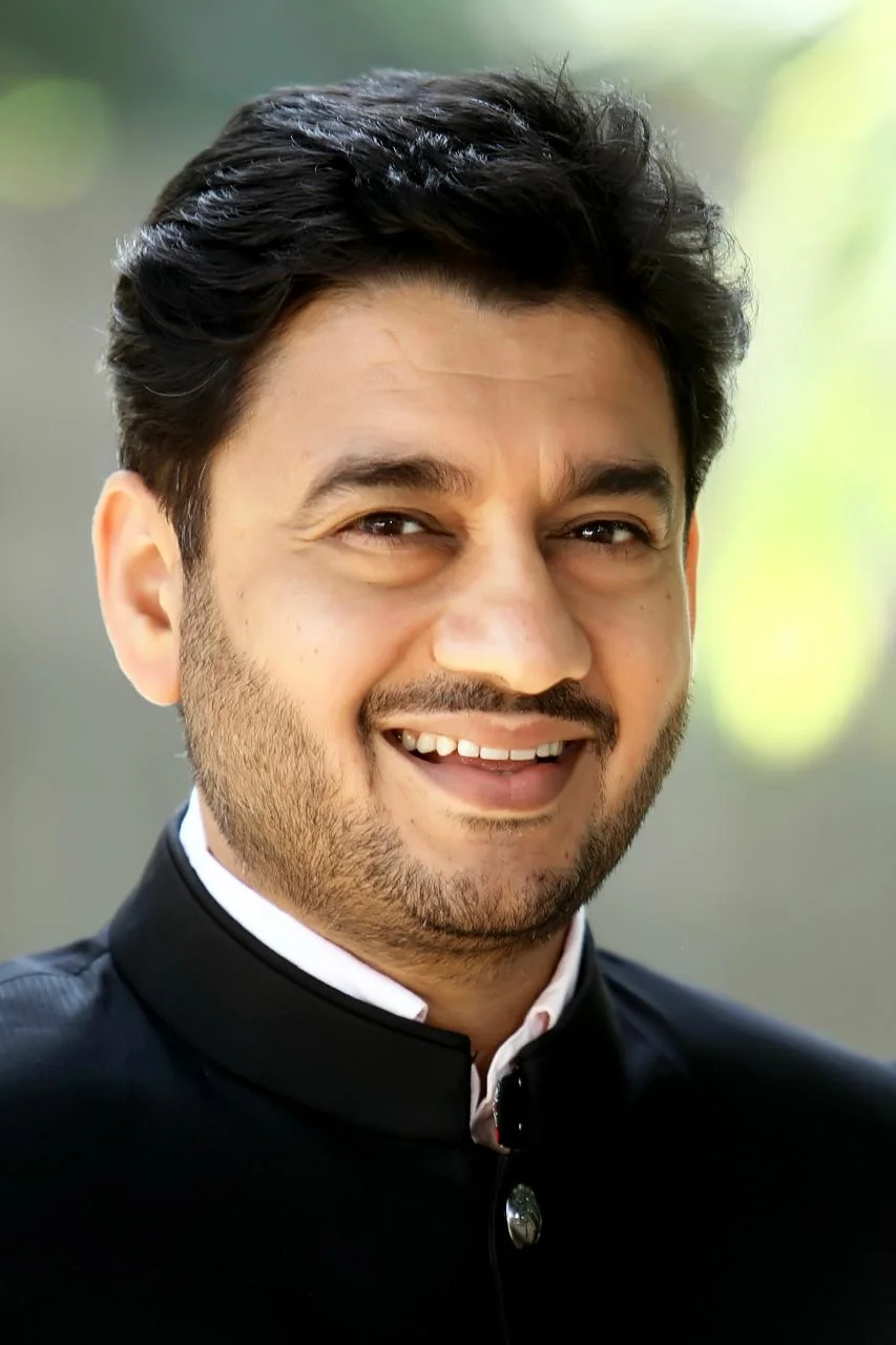 Shri Vinamra Shastri